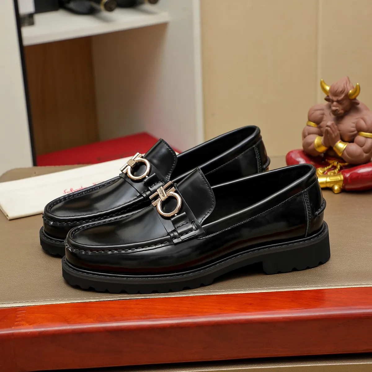 Men's shoes 💰440 Ferragamo [Ferragamo] top imported suit men's shoes 💯Original copy of the official website, product materials: selected imported embossed calfskin + luxury hardware buckle accessories ~ imported water-dyed cow 🐂 leather lining. Strong three-dimensional visual effect, original combination outsole, multiple colors available😘 Size: 39-44 (38.45.46. Customized)